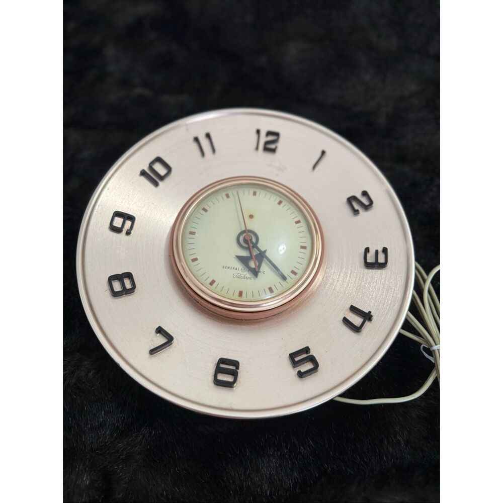 Vintage MCM  1950's Electric Spun Aluminum GE Telecron Wall Clock